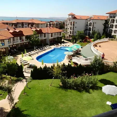 Blue Triumph Apartment *