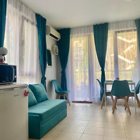 Blue Triumph Apartment *